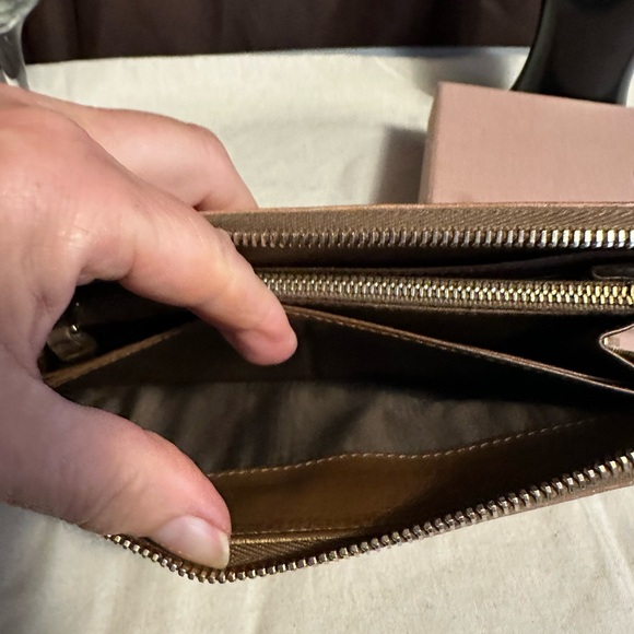 Mui Mui wallet with box. Wallet is in excellent condition. Box has couple stains - Picture 5 of 11